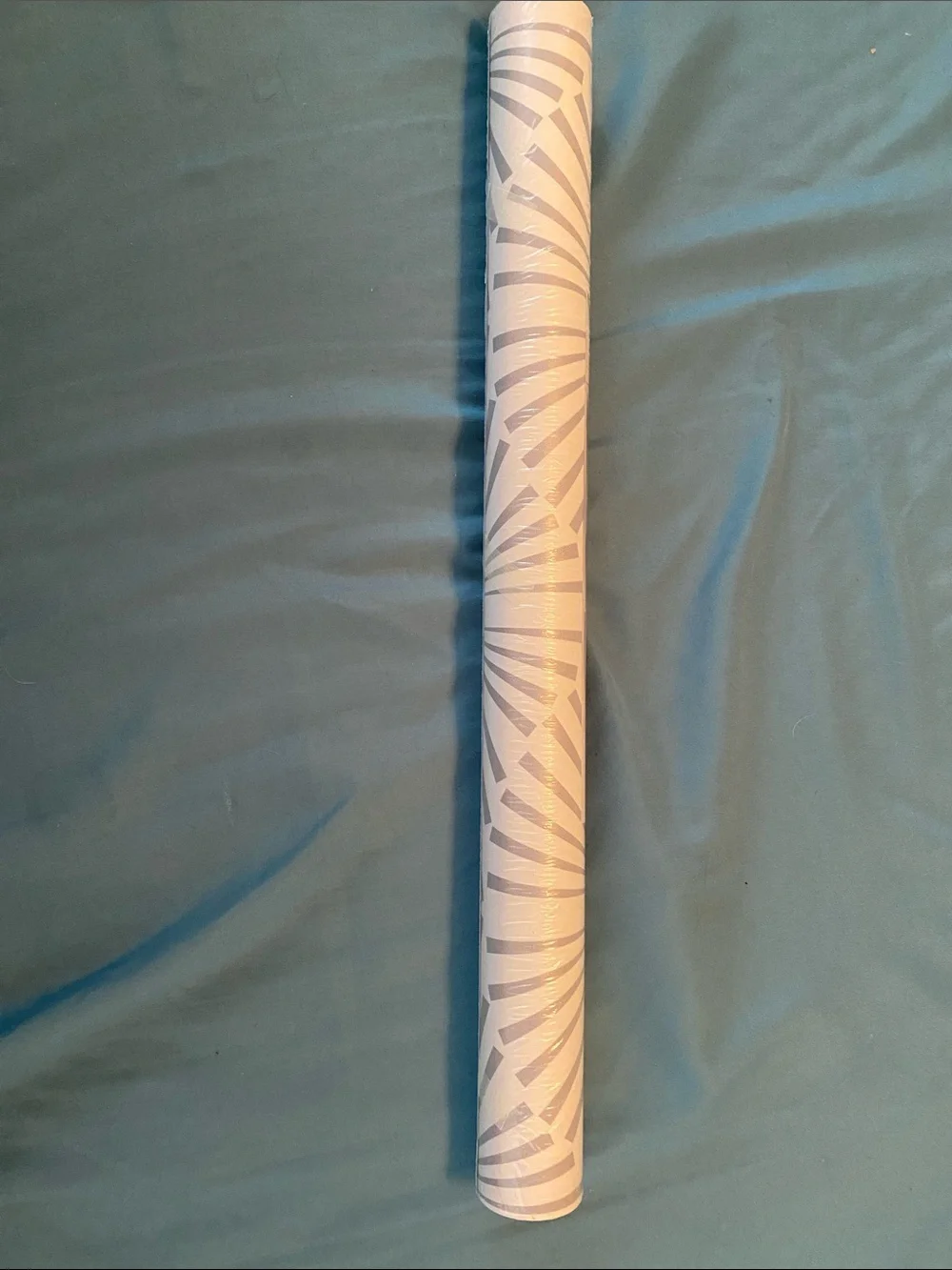 Peel and Stick Wallpaper Roll - Modern Geometric Pattern NIP